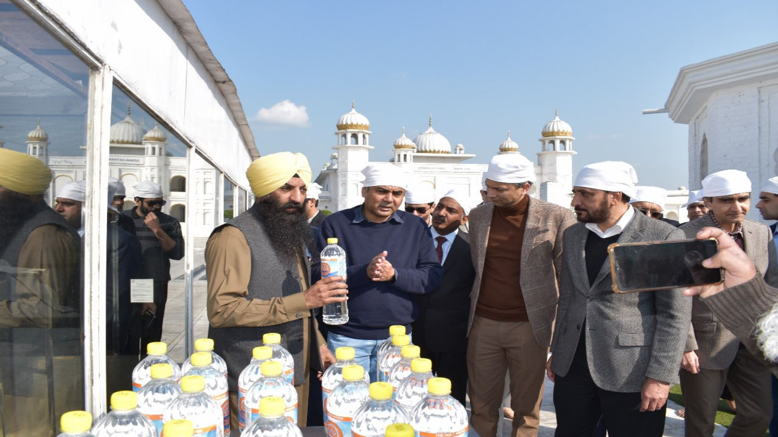 PSGPC President Sardar Ramesh Singh Arora with Federal Interior Minister Mohsin Naqvi at Kartarpur Sahib